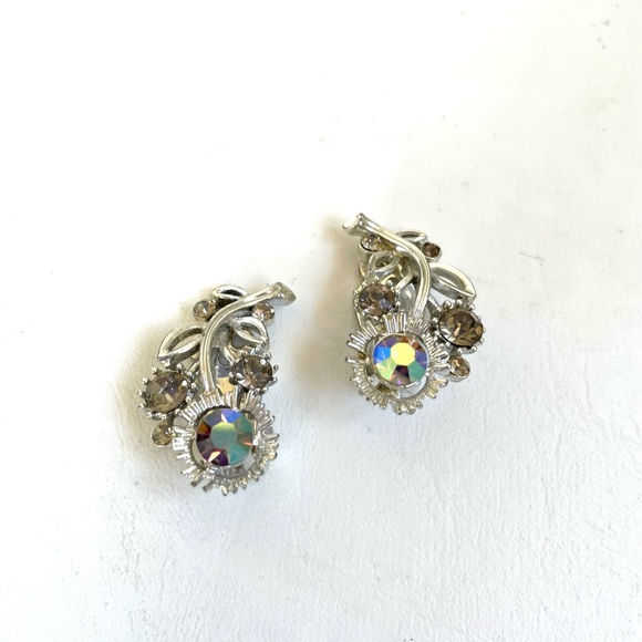 VINTAGE LISNER AB CHRYSTAL BLUE GREEN SILVER PLATED FLOWER CLIP ON EARRINGS - Picture 6 of 6